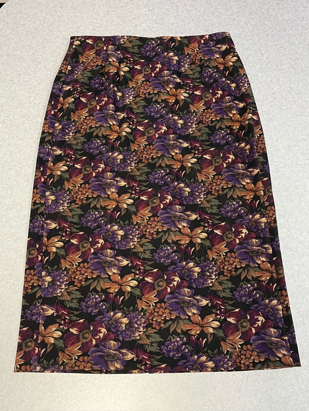 Briggs New York Dark Floral Print Midi Skirt Size 18